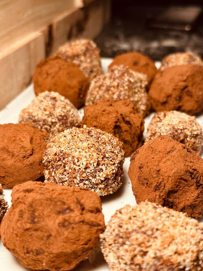1.5h Cusco Chocolate Workshop - Truffles & Hot Chocolate - Your Truffle Station: Roll, Shape, and Coat with Toppings