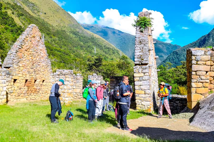2-Day Inca Trail Hike to Machu Picchu & Panoramic Train - Key things that make this tour work