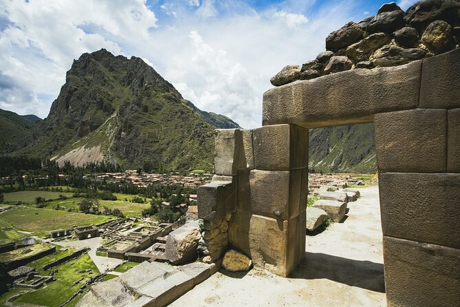 2 Day Sacred Valley and Machu Picchu Guided Tour from Cusco - Ollantaytambo: terraces, temples, and the Inca brain for water