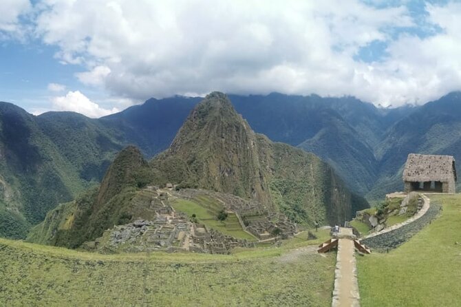 2-Day Tour in Sacred Valley and Machu Picchu from Cusco - Day 1 at Pisac: The Morning Ruins That Set the Tone