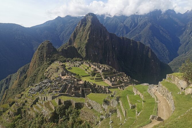 2-Day Tour in Sacred Valley and Machu Picchu from Cusco - That One-Night Stop: Aguas Calientes as Your Machu Base