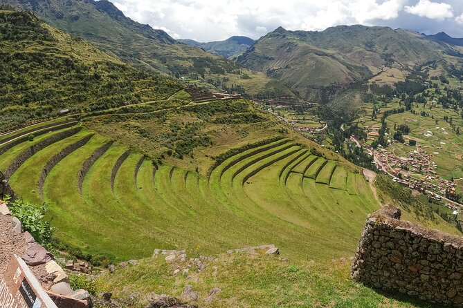 2-Day Tour: Sacred Valley & Machu Picchu – All Tickets Included - Hotels, group size, and transport comfort in the Andes
