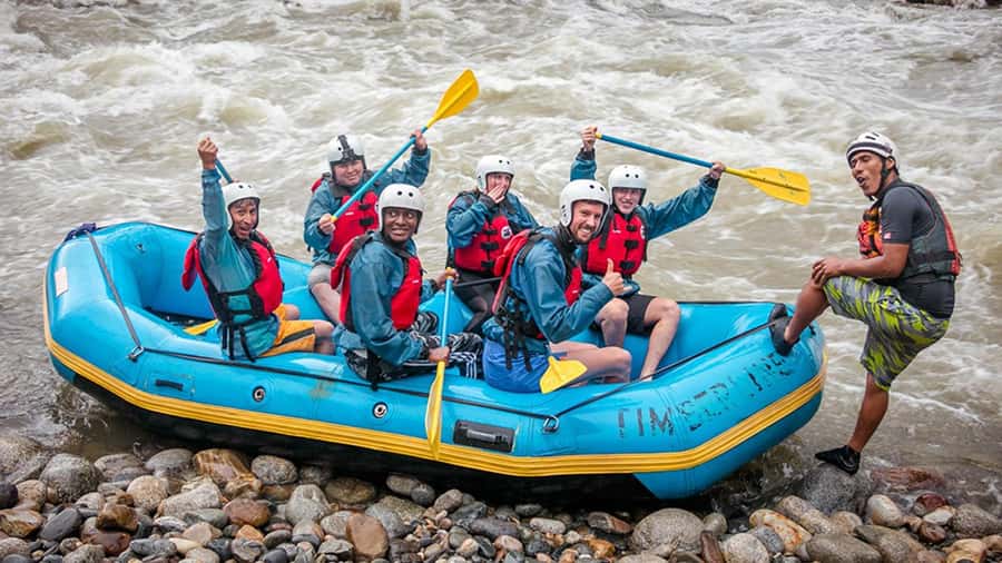 4 days/3 nights: Inka Jungle Trek to Machu Picchu - Inca Road Walks by the Urubamba and the Cocalmayo Hot Springs Reset (Day 2: Santa María to Santa Teresa)