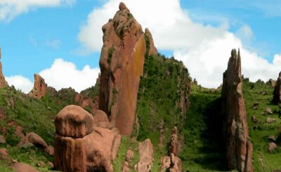 5h tour from Puno to Aramu Muru portal and Inca Ruins - From Puno down Lake Titicaca: getting your bearings fast