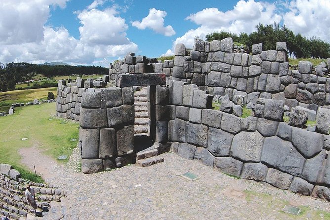 7-Day: Sacred Valley, MachuPichu, Rainbow Mountain, Humantay Lake - Cusco Day 1: Inca Stones, Sacred Names, and a Soft Landing