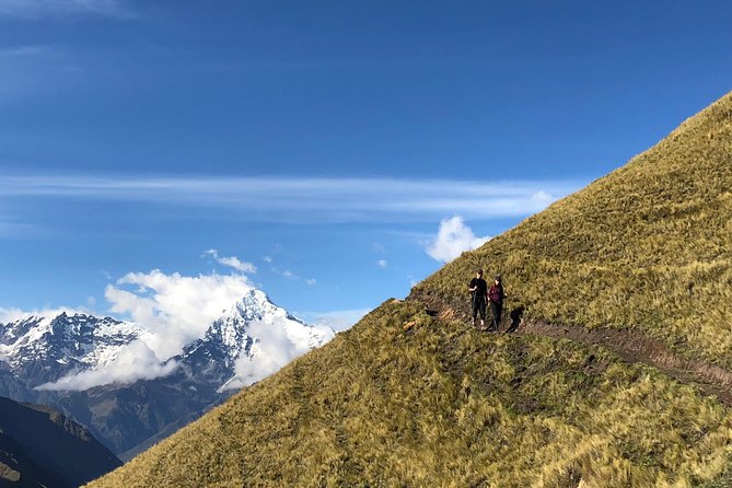 Ancascocha Trek To Machu Picchu 4 Days And 3 Nights - Day 1 trail highlights: Perolniyoc waterfall, Inca ruins, and Rayan lunch