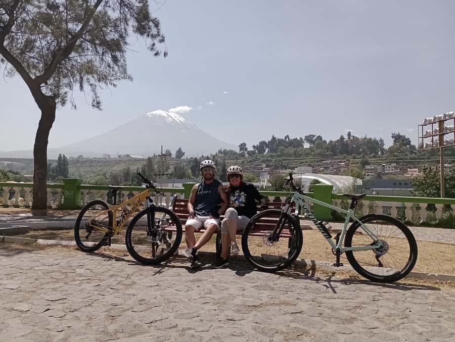 AREQUIPA BIKING CITY TOUR - The ride starts at Plaza de Armas: safety briefing first