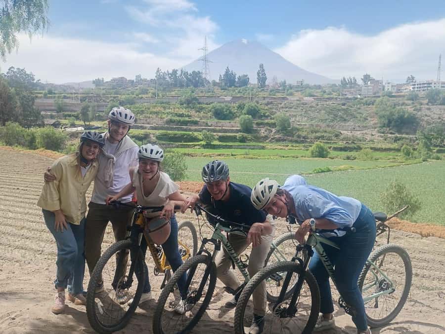 AREQUIPA BIKING CITY TOUR - Yanahuara Scenic Overlook: the perfect photo pause