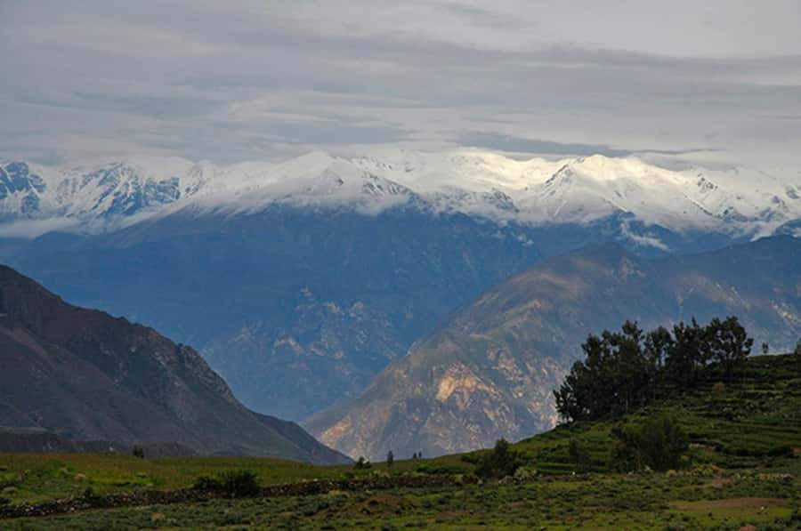 Arequipa: Colca Canyon Trekking 2 days and 1 night + food - Day 1 itinerary: from Chivay breakfast to Sangalle pools