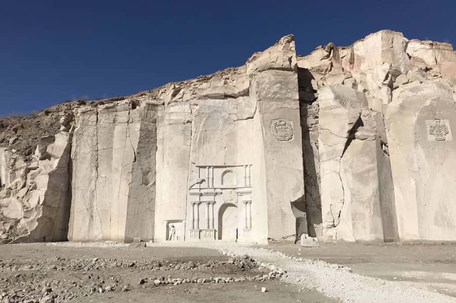 Arequipa: Half Day Sillar Route and Culebrillas Canyon + Yanahuara Viewpoint - The Sillar Route and Añashuayco Quarry: why Arequipa looks like Arequipa