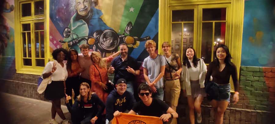 Arequipa: Pub Crawl with Skip-The-Line Access and Drinks - Starting at Plaza de Armas: the 9 PM meet-up that sets the tone