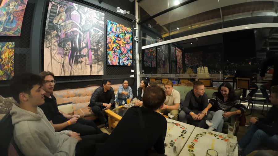 Arequipa: Pub Crawl with Skip-The-Line Access and Drinks - Language and guide style: what to expect from the human element