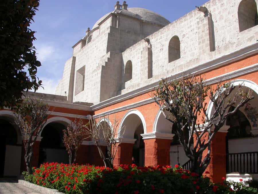 Arequipa: Walking Tour and Santa Catalina Monastery - Tambo El Matadero: colonial life with a darker edge