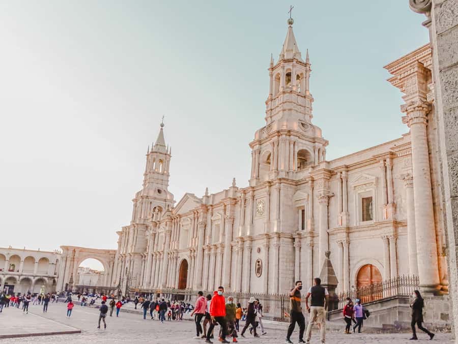Arequipa: Walking Tour and Santa Catalina Monastery - Timing, transport, and how the 3-hour pace feels