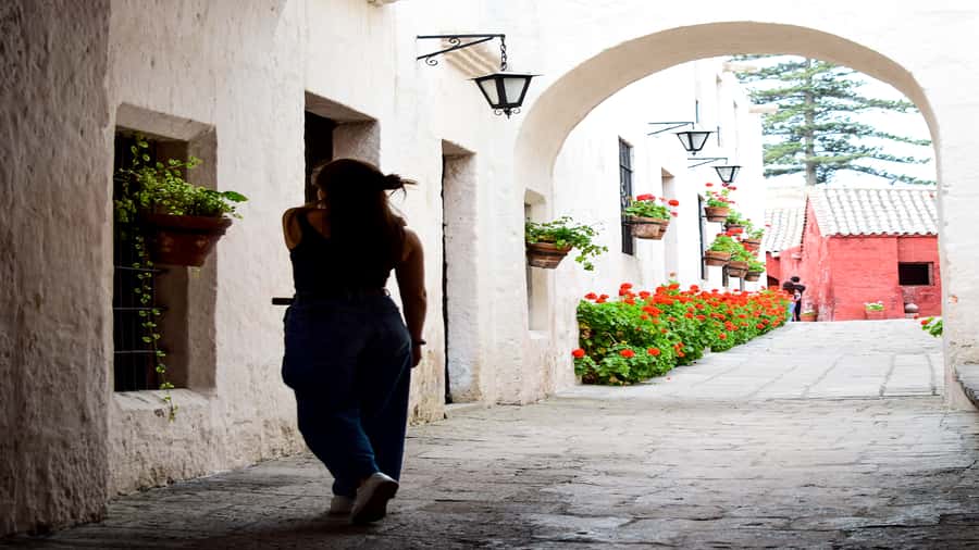 Arequipa: Walking Tour and Santa Catalina Monastery - What to bring: small gear that makes the day easier