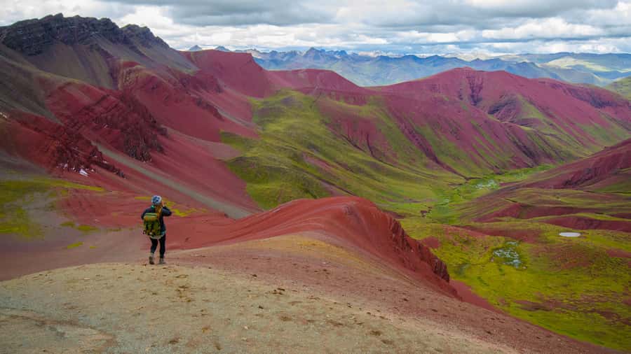 Arrive before the crowd to the Mountain in private service - The Rainbow Mountain hike: moderate pace, smart stops, and photo control