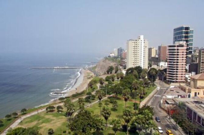 Bike Tour San Isidro, Miraflores and Barranco, - Getting ready: helmet, water, and sun-smart cycling