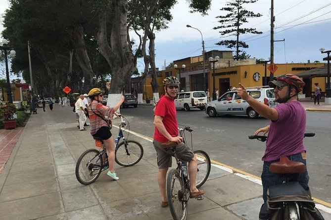 Bike Tour San Isidro, Miraflores and Barranco, - Stop 1: Barranco’s Bridge of Sighs and boho neighborhood breaks
