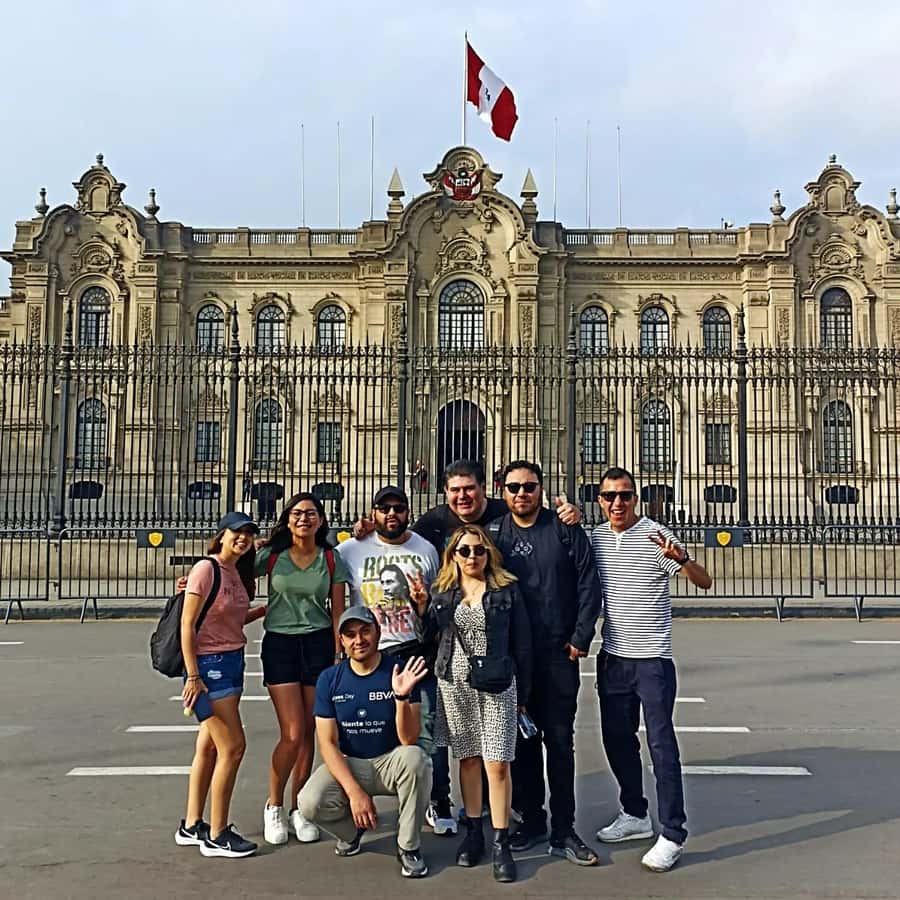City tour and the best highlights in lima - Parque del Amor in Miraflores: the best opening move for first-timers