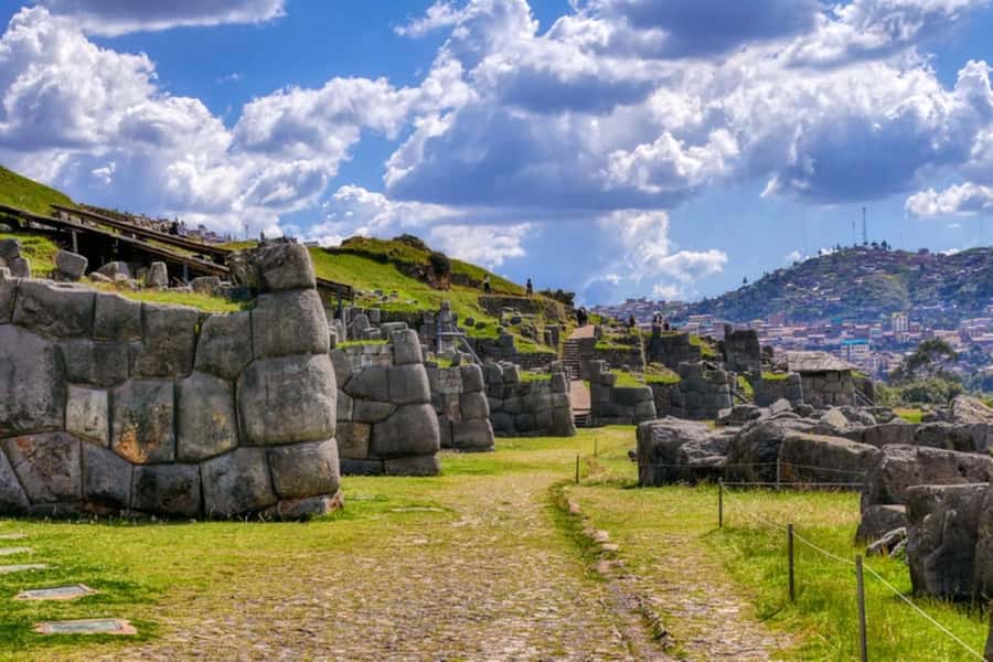 City Tour Cusco Qoricancha Sacsayhuaman y Tambomachay - Qorikancha (Temple of the Sun): the Inca sacred core under another era