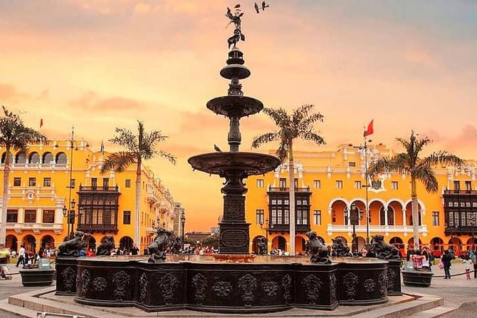 City Tour Lima City of Kings - El Parque del Amor: Victor Delfín’s icon with ocean views