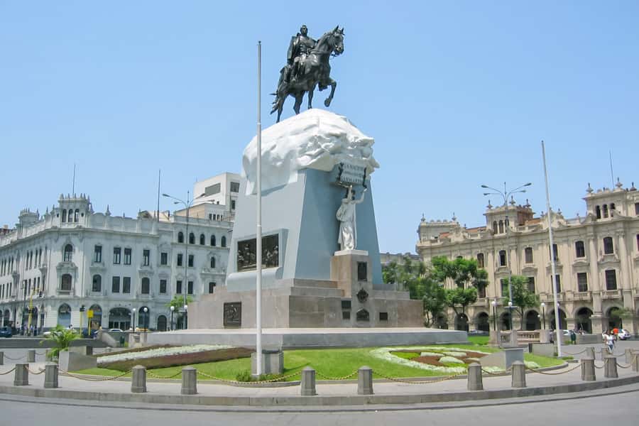 City Tour With Demonstration & Tasting of Pisco Sour - Huaca Pucllana and Olive Park: Brief Stops With Context