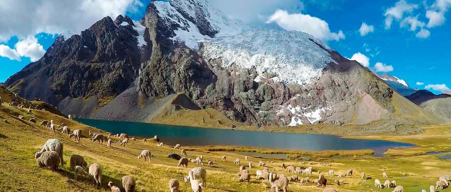 Cusco: Ausangate Tour 7 Lagoons full day - Seven lagoons: why the colors change and how to plan your photos