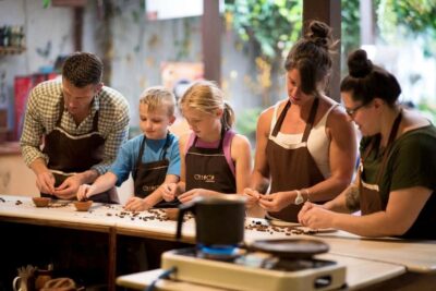 Cusco: Bean to bar chocolate workshop - The 2-hour bean-to-bar flow: what actually happens