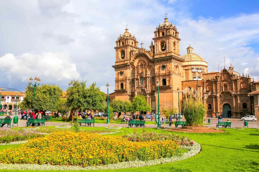 Cusco: City and Nearby Ruins 5-Hour Guided Tour - Plaza de Armas and the Cathedral Over Inca Work