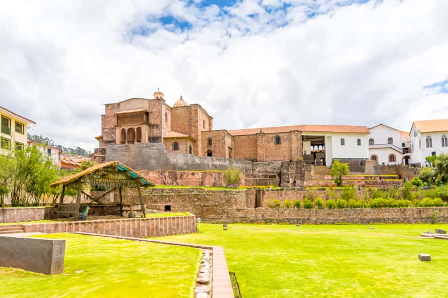 Cusco: City and Nearby Ruins 5-Hour Guided Tour - Tambomachay Baths and Puka Pukara’s Watch Point