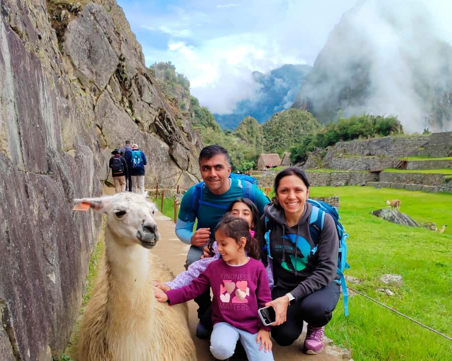 CUSCO: Full Day All Included Private Machu Picchu Experience - A 2½-hour private guided walk at Machu Picchu