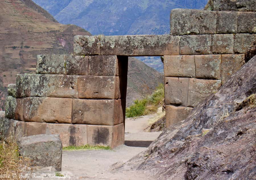 Cusco: Full-Day Sacred Valley and Maras Tour - Urubamba Lunch: A Real Break in the Middle of the Day