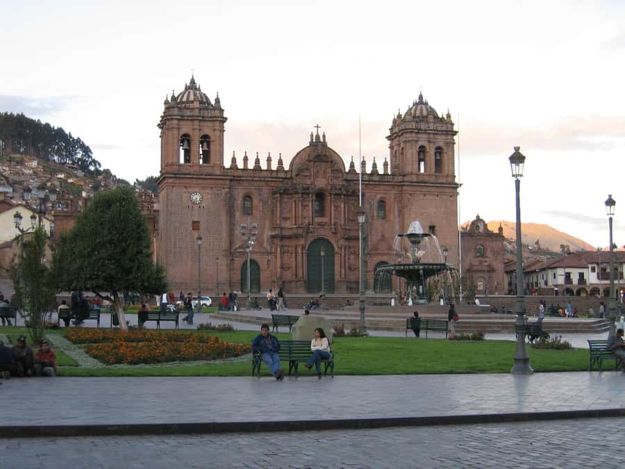 Cusco: Half-Day Historic City Tour - Sacsayhuaman: massive stones and military myths
