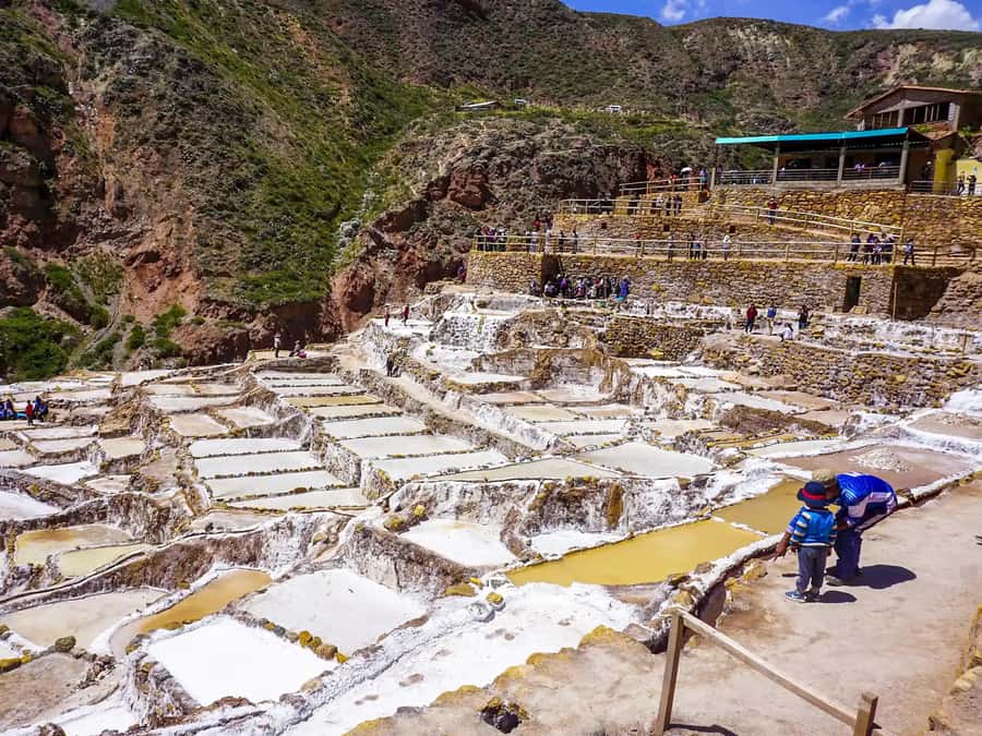 Cusco: Moray, Maras Salt Mines, and Chinchero Weavers Tour - Salineras salt mines: 3,000 pools and a working industry