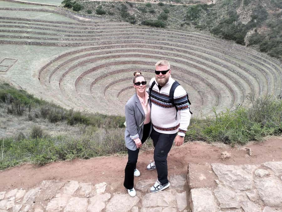 Cusco: Moray, Maras Salt Mines, and Chinchero Weavers Tour - Group size, bilingual guiding, and guide energy (including Víctor)