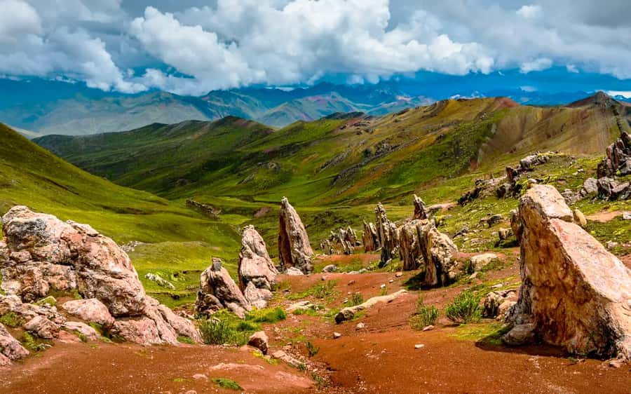 Cusco: Mountain of 7 colors Vinicunca and the Red Valley (optional) - Starting at 3:30–4:00 a.m. in Cusco: pickup that sets the tone