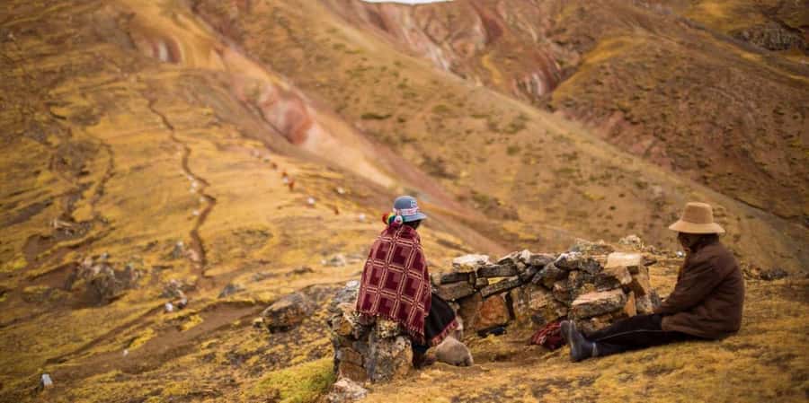 Cusco : Palcoyo - Rainbow Mountain Hidden Sister - What to Bring for High Altitude and Changing Weather