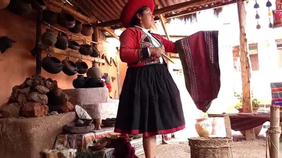 Cusco: Pisac, Ollantaytambo, & Chinchero Sacred Valley Tour - Photo and comfort tips for the Sacred Valley heat