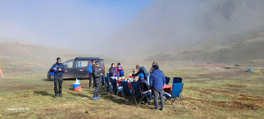 Cusco: Rainbow Mountain & Red Valley Tour with Picnic meals - Picnic lunch at the trailhead: why they put it here