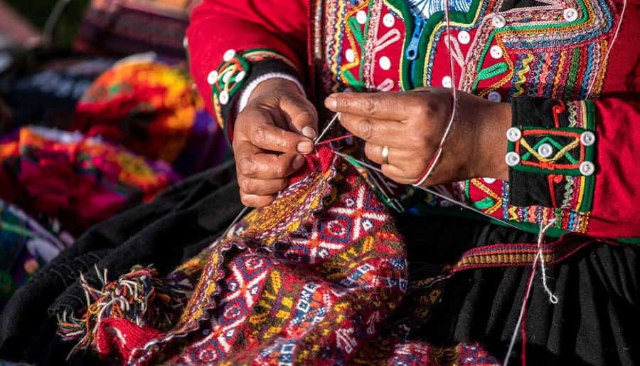 Cusco | Visit Maras, Moray, Chinchero, Pisac | Valle Vip - Chinchero: Inca threads and a colonial temple stop