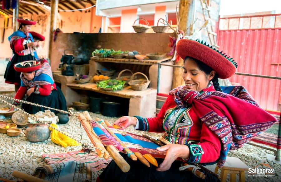 Cusco | Visit Maras, Moray, Chinchero, Pisac | Valle Vip - Pisac: terraces and the best-preserved cemetery in the region