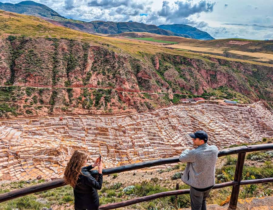 Cusco:Chinchero,Moray & Salt Mines drop-off in Ollantaytambo - Ollantaytambo: 200 steps, a fortress town, and the right drop-off