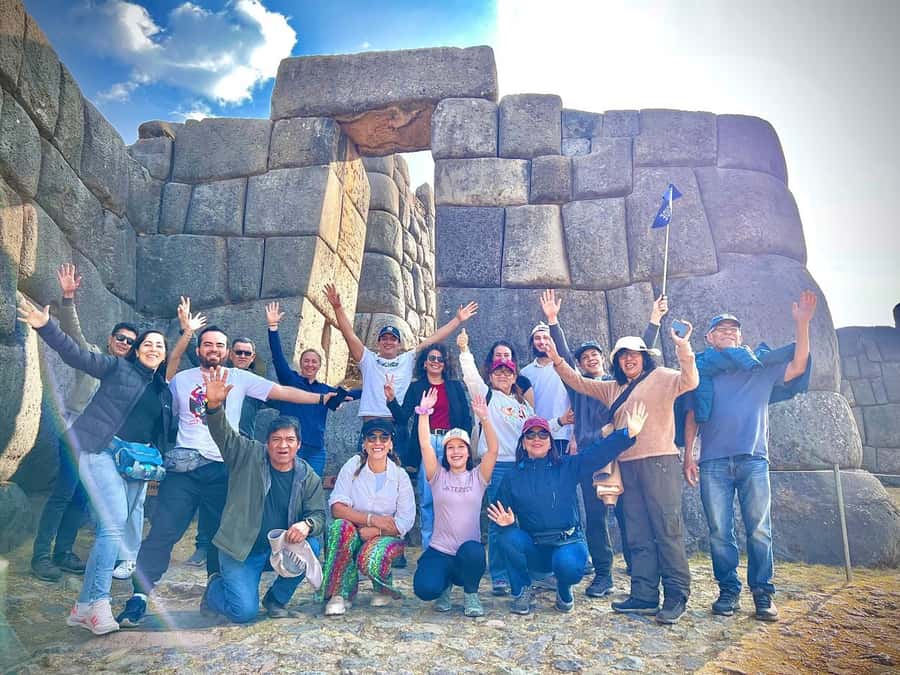 Cuzco : Excursion City Tour in Cusco, Sacsayhuaman and Tambomachay - Sacsayhuaman: fortress walls, scenic stops, and why the guide matters here