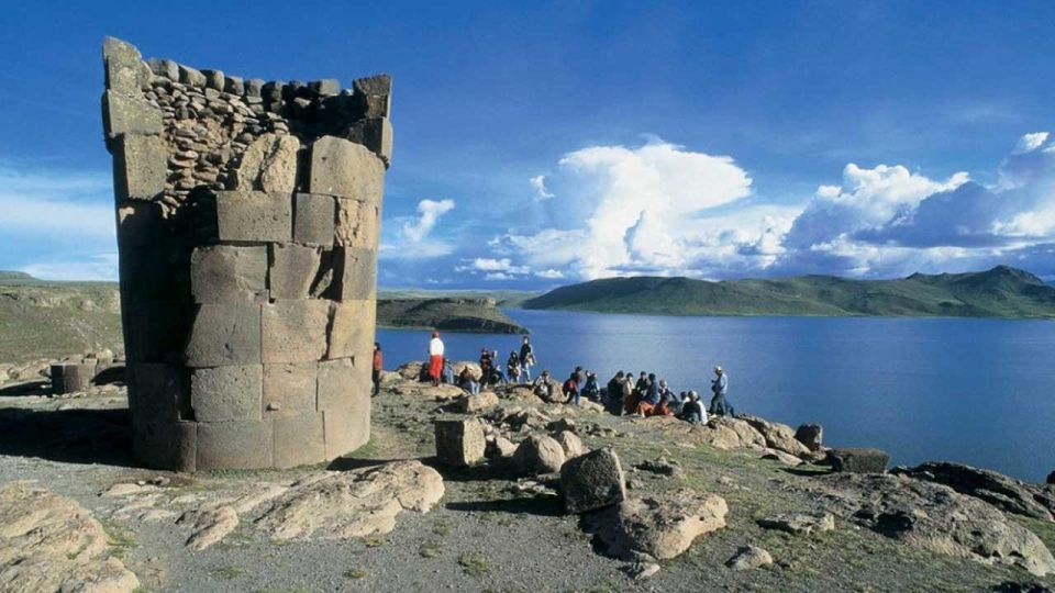 Discover the Celestial Wonder of Sillustani: Towers of Time - Waruwaru Mounds, Umayo Lake, and Wildlife-Spotting