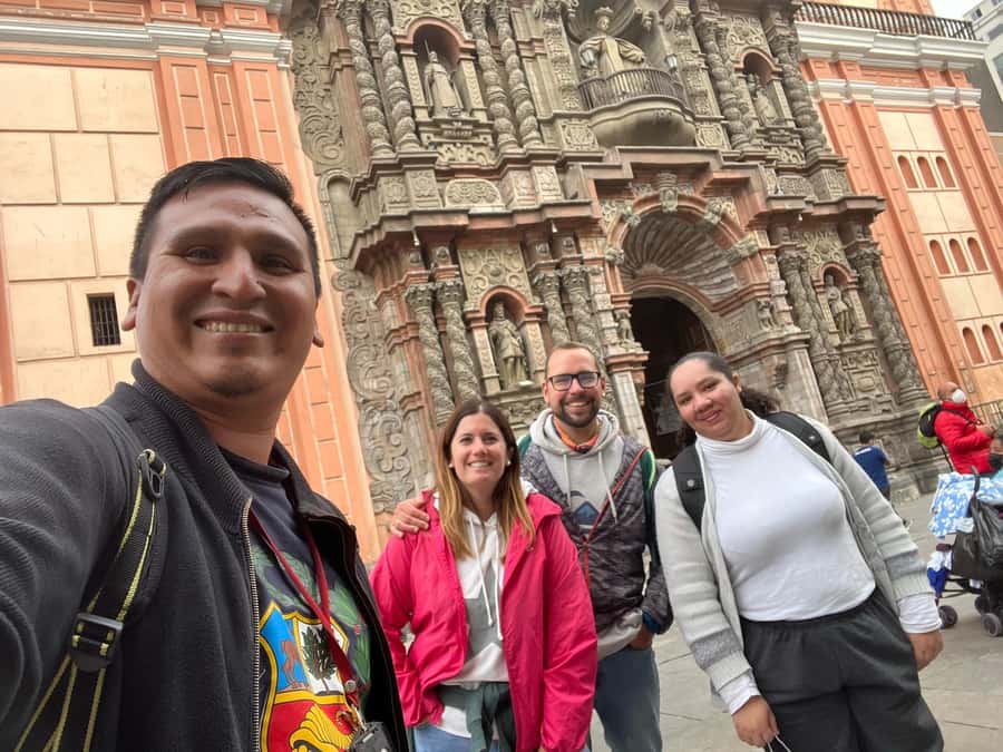 Enjoy Lima Walking Historic Center, Plaza San Martin and Plaza de Armas - Boulevard Chabuca Granda: desserts are the smart break