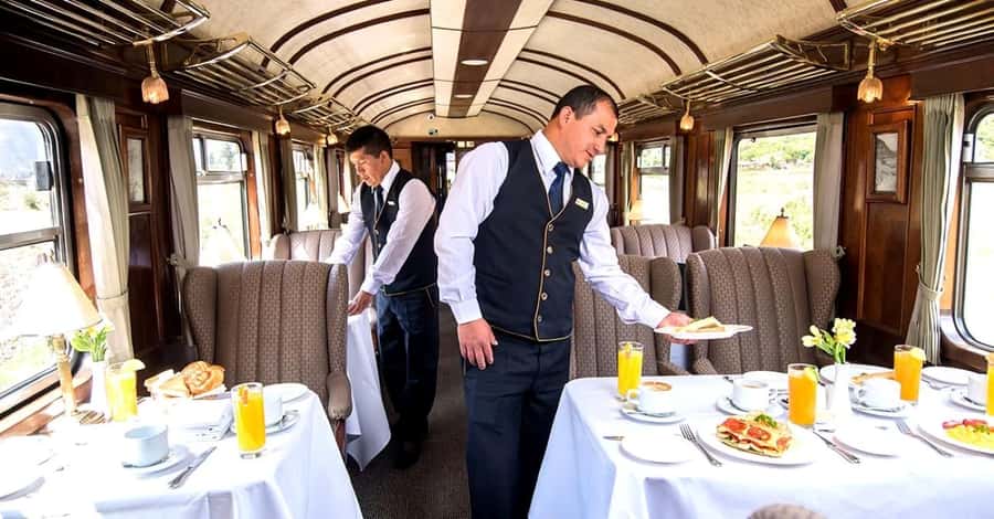 Excursion Cusco - Puno - Titicaca Observatory Train - The open-air observatory car: getting real views on the Andes route