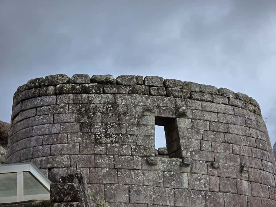 Excursion from Cusco to Machu Picchu + Entrance Tickets Incl - The bus ride up to the ruins: short, but queue-prone
