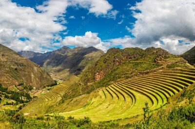 Excursion to the Sacred Valley and Machu Picchu by Panoramic Train - Urubamba buffet lunch and Ollantaytambo before the train