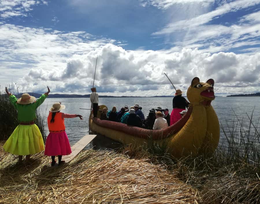 Floating Islands of the Uros - Totora reed raft ride: the add-on you should consider