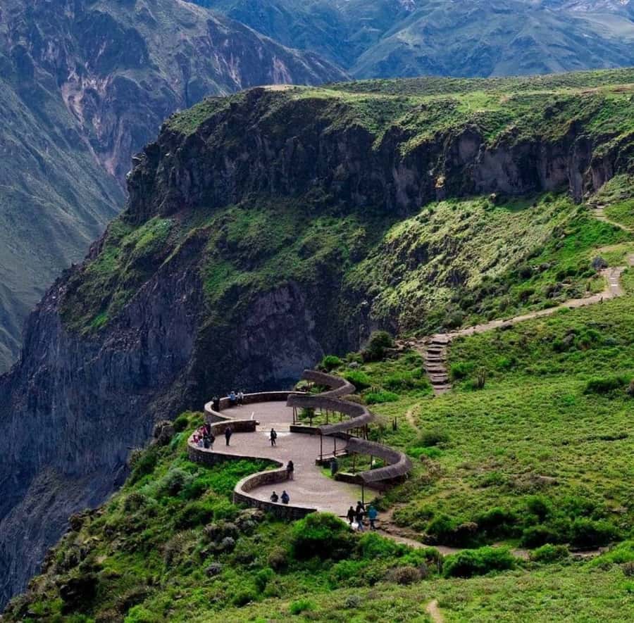 From Arequipa: 2-Day Colca Canyon Tour with Transfer to Puno - Day 2: Cruz del Condor Views and the Guide-Directed Return Toward Puno